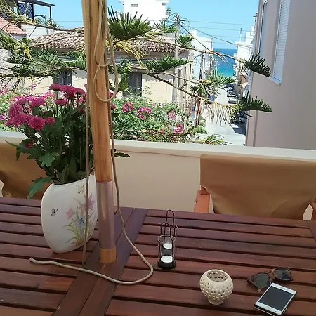 Dafni's & Lia's Vintage House شقة *